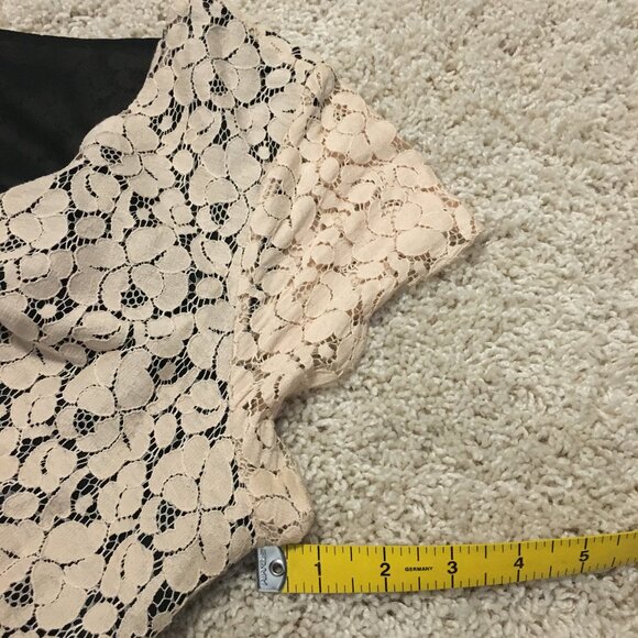 Champagne Pink Floral Lace Short Sleeve Top - Picture 14 of 15